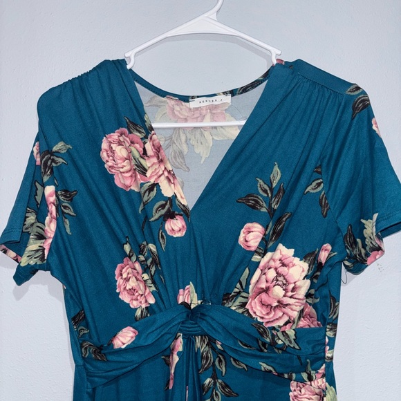 Reborn J Women Dress NWOT - Picture 2 of 3